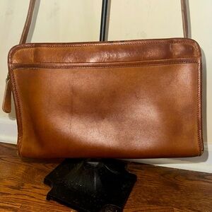 Vintage Coach RARE- British tan Taylor Top leather crossbody